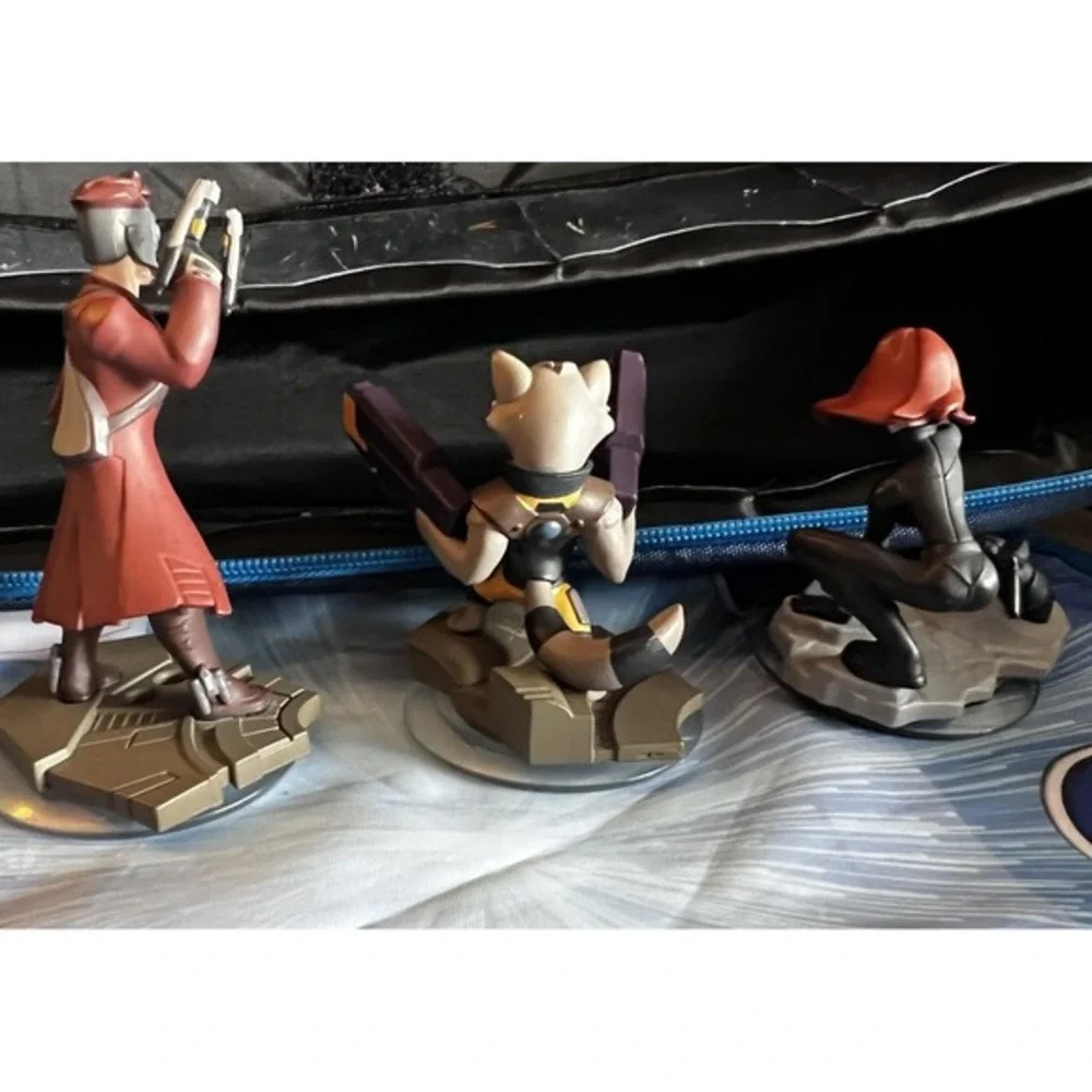 Disney Infinity Lot 2.0 Game, Portal, Case, & 6 Figures‎